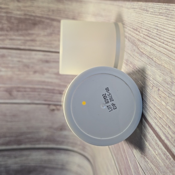 EltaMD NWOB Uv Lotion Full-body Sunscreen Spf 30 exp 8/25** - Picture 4 of 4